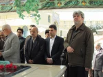 ادای احترام به شهیدان گمنام در المان شهدای دانشگاه ازاد اسلامی ملایر 8