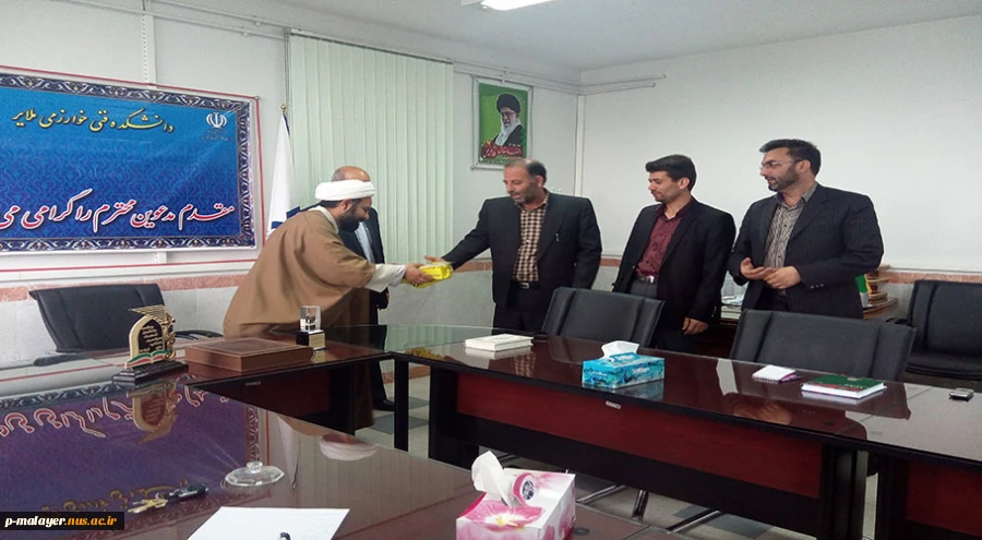 تجلیل ازجانباز مرکز در روز ولادت  حضرت ابوالفضل و روز جانباز  2
