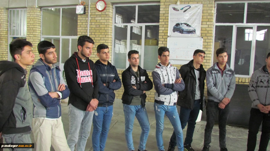 بازدید دانش آموزان هنرستانی از آموزشکده  در هفته پژوهش و فناوری با شعار" پژوهش و فناوری، مدرسه و دانشگاه" 3