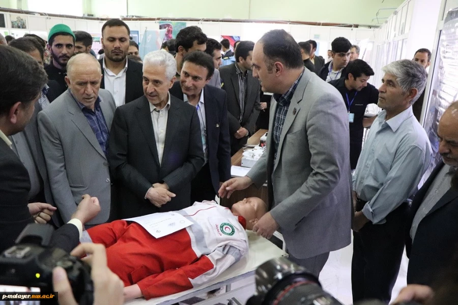 وزیر علوم در جمع دانشگاهیان فنی و حرفه‌ای استان همدان تاکید کرد:
توجه به آموزش‌های مهارتی؛ در اولویت برنامه‌های وزارت علوم 16