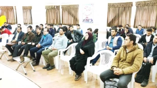 کارگاه آموزشی از دانایی تا دارایی با رویکرد راه اندازی کسب و کار  در دانشکده  خوارزمی ملایر  3