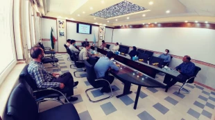 دومین جلسه شورای اداری  با حضور همکاران و مدیران دانشگاه در اتاق کنفرانس دانشکده برگزار شد.  3