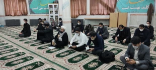 مراسم پرفیض قرائت زیارت عاشورا با حضور مسئولان حراست شهرستان ملایر و کارکنان دانشکده و امام جمعه شهرستان ملایر در نماز خانه مرکز  برگزار شد. 2