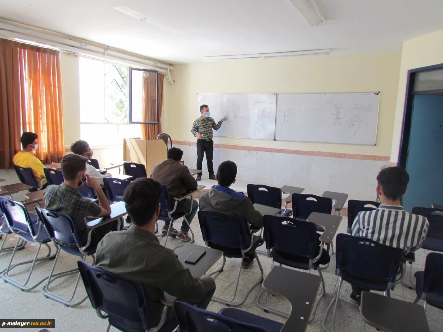 بازگشایی و تدریس حضوری کلاس های عملی- نظری و عملی در دانشکده خوارزمی ملایر در نیمسال دوم سال تحصیلی 1401 6