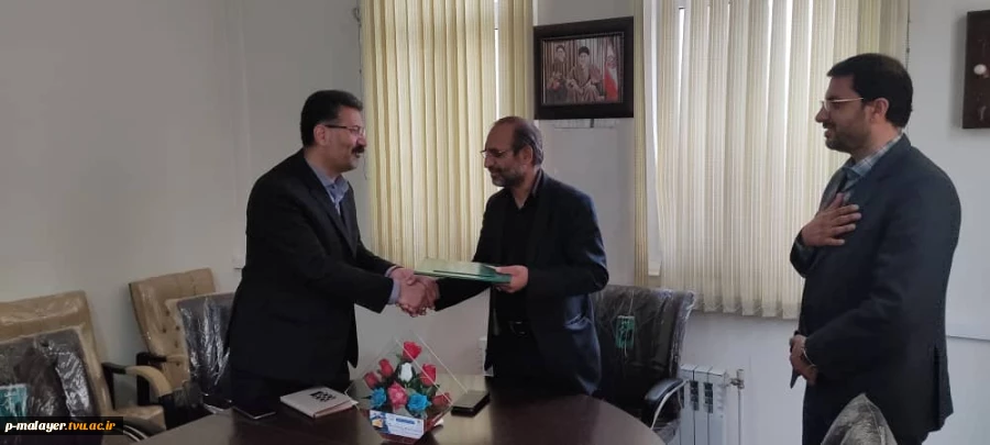 دیدار ریاست و کارکنان آموزشکده فنی و حرفه ای پسران ملایر با معاون مدیر کل ،رئیس اداره تعاون، کار و رفاه اجتماعی به مناسبت روز جهانی کار و کارگر 4