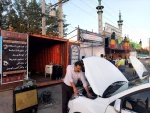 بازدید نماینده مردم ملایر در مجلس شورای اسلامی از واحد خدمات خودرویی آموزشکده در موکب فاطمه الزهرا (س) 2
