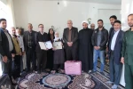 در آستانه سالروز شهادت حضرت فاطمه الزهرا(س)دیدار رئیس دانشگاه ملی مهارت مرکز ملایر با مادر شهید والا مقام رحمت اله احمدی 2